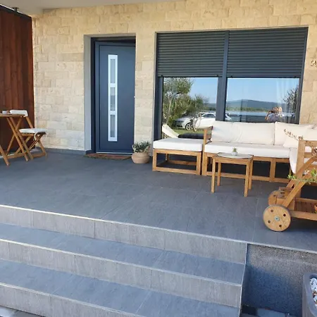Zlata Apartman Sveti Filip i Jakov