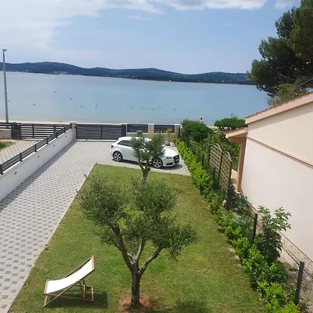 Zlata Apartman *